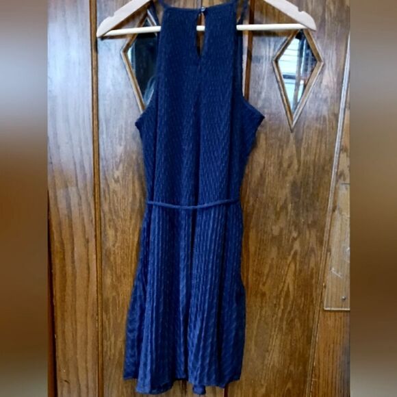 ELLE Navy Crinkle Tie Waist Mini Dress Halter XSMALL - Picture 6 of 13